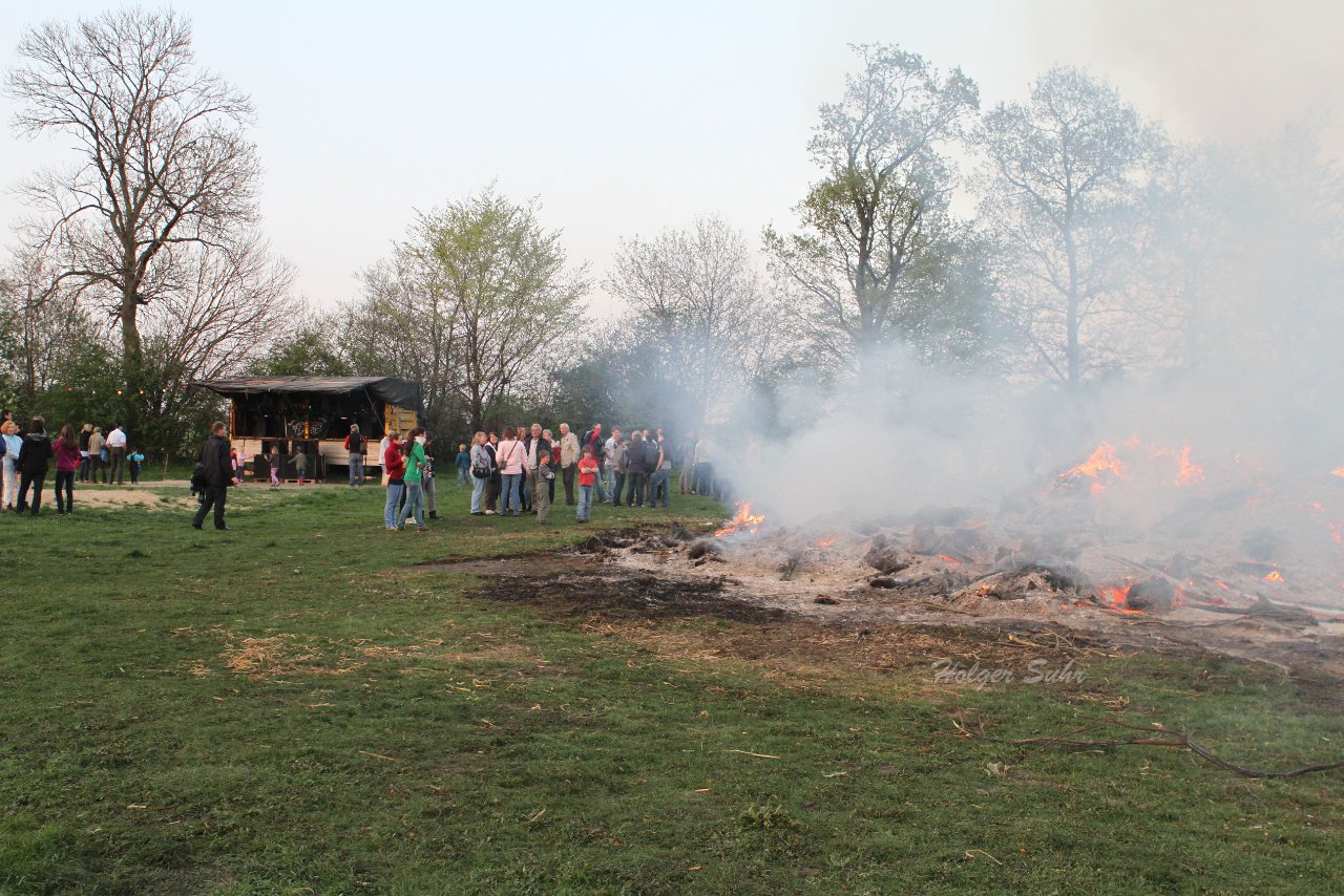 Bild 6 - Osterfeuer 2011